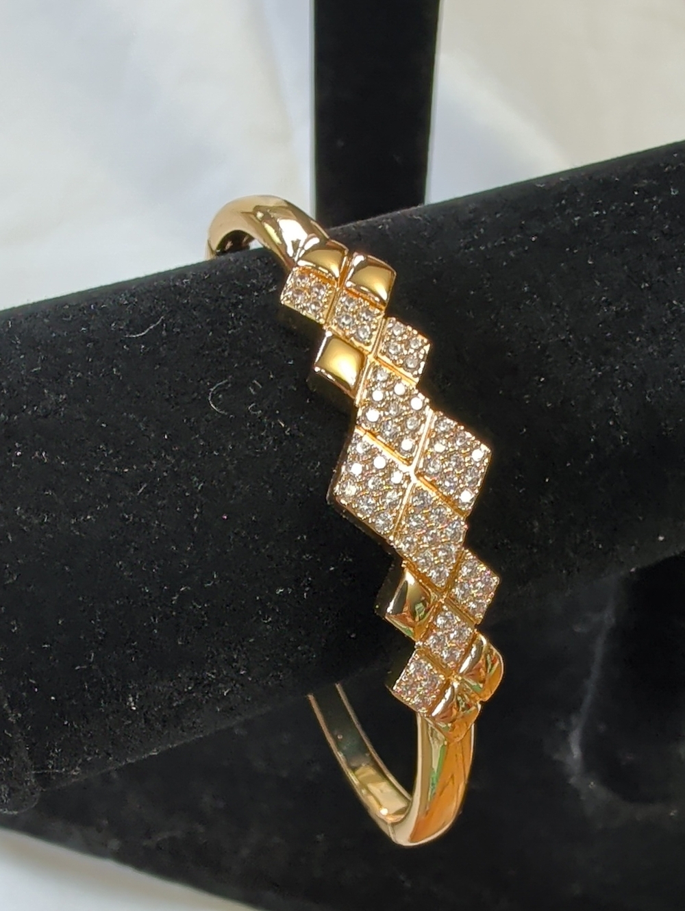 NWOT (410) Gold Plated Geometric Rhombus Pavé Crystal Cuff Bangle
